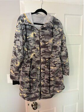Nikki Jones Montreal camouflage hooded rain jacket